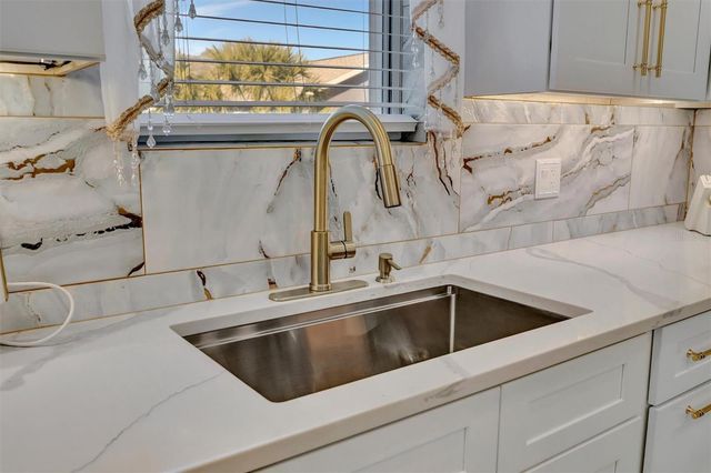 7618 16TH COURT, Sarasota, FL 34243