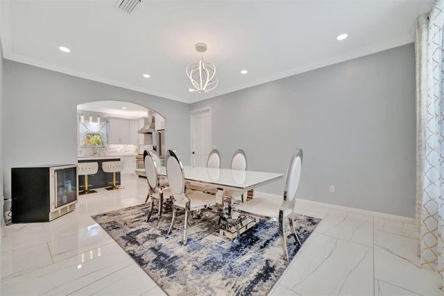 7618 16TH COURT, Sarasota, FL 34243