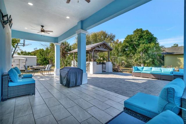 7618 16TH COURT, Sarasota, FL 34243