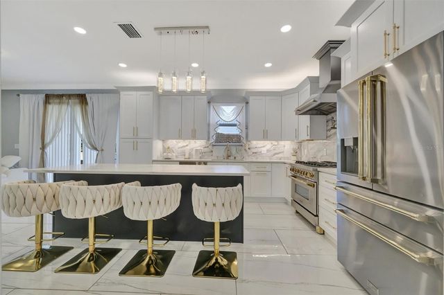 7618 16TH COURT, Sarasota, FL 34243