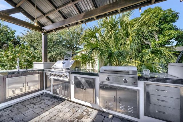 7618 16TH COURT, Sarasota, FL 34243