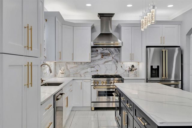 7618 16TH COURT, Sarasota, FL 34243