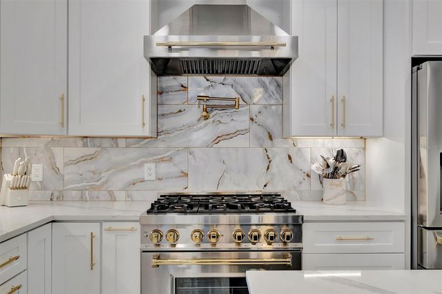 7618 16TH COURT, Sarasota, FL 34243