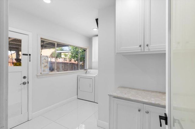 2013 Verano St, Sacramento, CA 95838