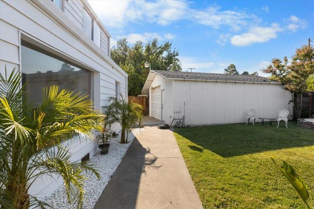 2013 Verano St, Sacramento, CA 95838