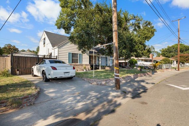 2013 Verano St, Sacramento, CA 95838