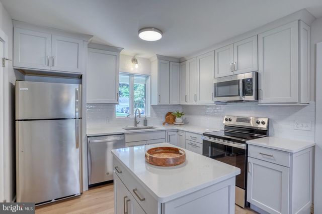 33 VALLEY FORGE DR, Milford, DE 19963