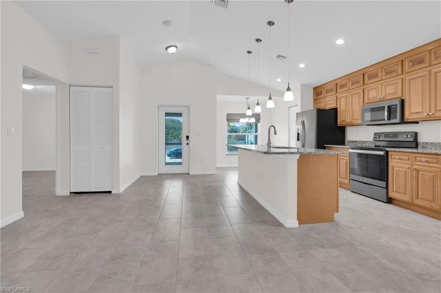 2011 Granada RD, Labelle, FL 33935