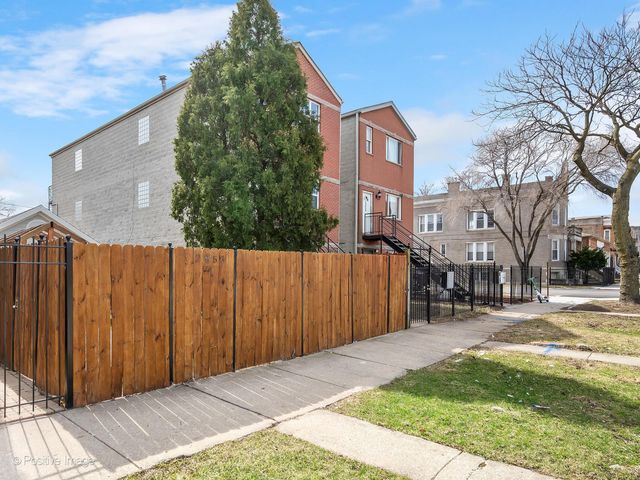 2855 W Arthington Street, Chicago, IL 60612