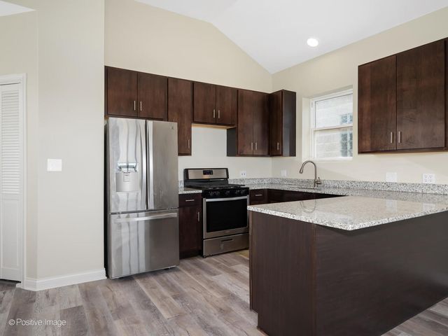 2855 W Arthington Street, Chicago, IL 60612