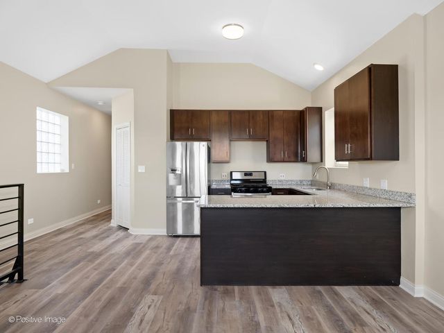 2855 W Arthington Street, Chicago, IL 60612