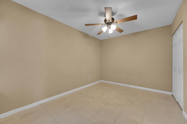 1721 SE Balmoral Court, Port St Lucie, FL 34952