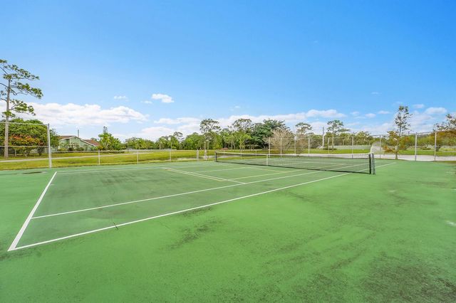 1721 SE Balmoral Court, Port St Lucie, FL 34952