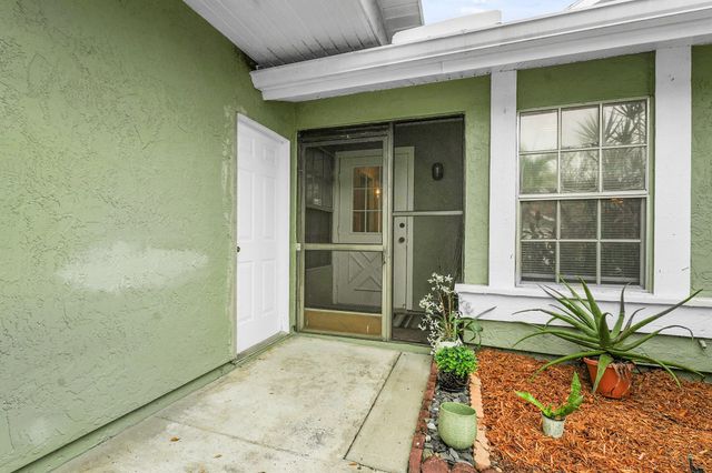 1721 SE Balmoral Court, Port St Lucie, FL 34952