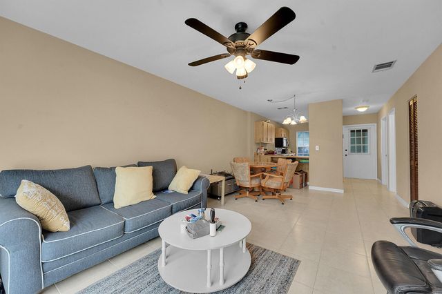 1721 SE Balmoral Court, Port St Lucie, FL 34952