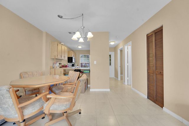 1721 SE Balmoral Court, Port St Lucie, FL 34952