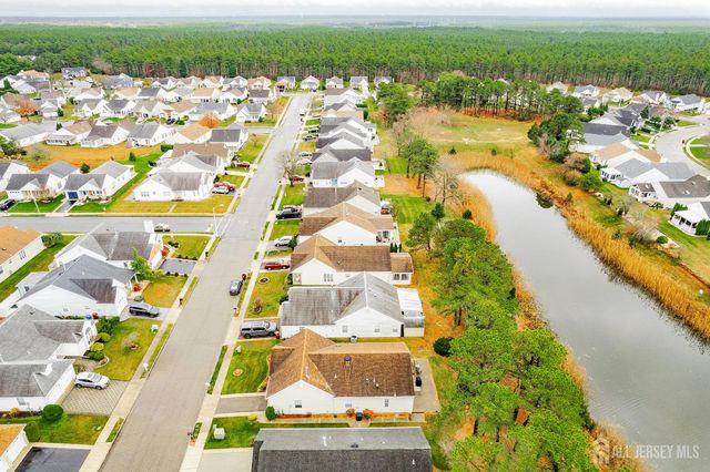 49 Stockport Drive, Toms River, NJ 08757