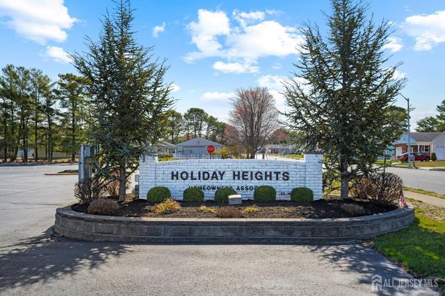 49 Stockport Drive, Toms River, NJ 08757