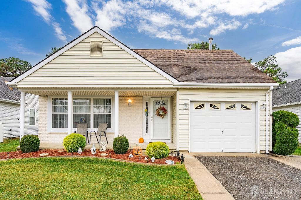 49 Stockport Drive, Toms River, NJ 08757