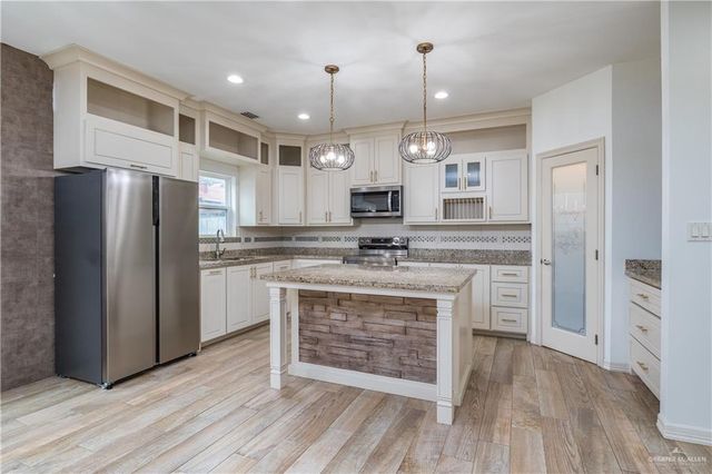 1927 Sunset Drive, Mission, TX 78572