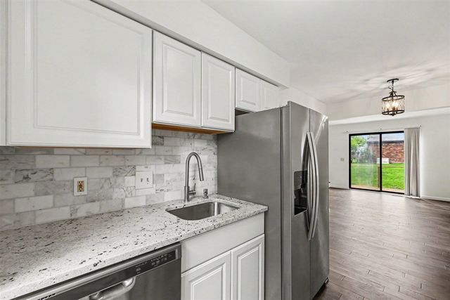 23227 Middlebelt Road, Farmington, MI 48336