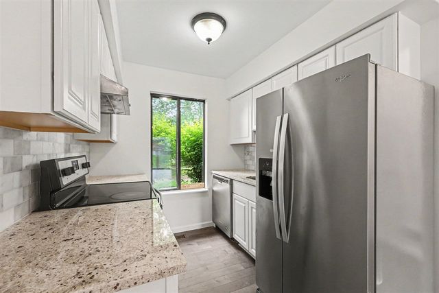 23227 Middlebelt Road, Farmington, MI 48336