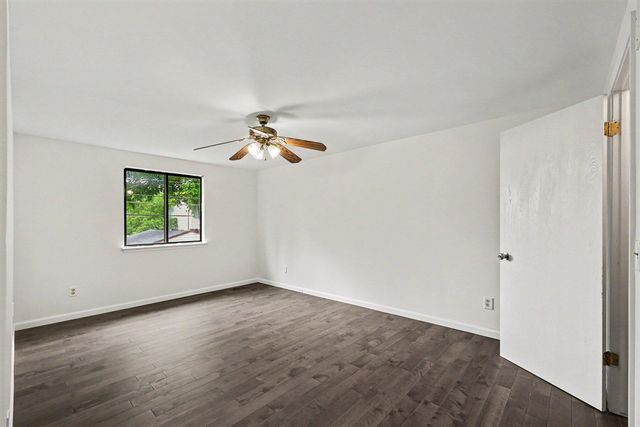 23227 Middlebelt Road, Farmington, MI 48336