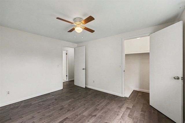 23227 Middlebelt Road, Farmington, MI 48336