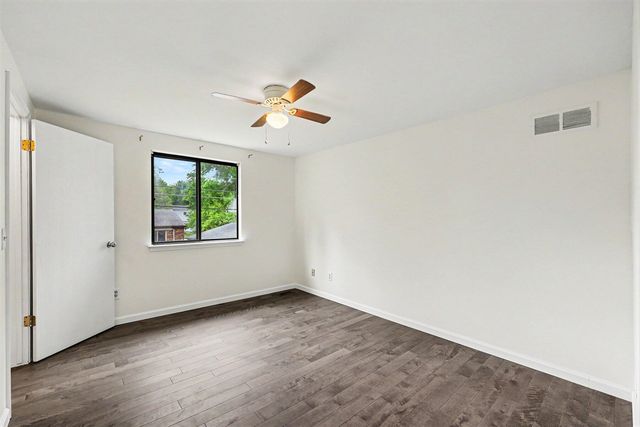 23227 Middlebelt Road, Farmington, MI 48336