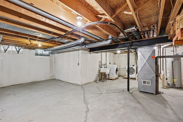 23227 Middlebelt Road, Farmington, MI 48336