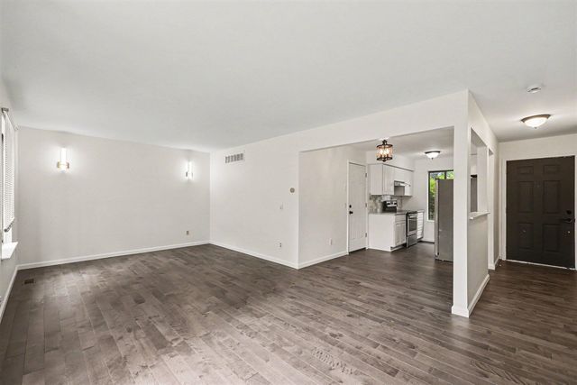 23227 Middlebelt Road, Farmington, MI 48336