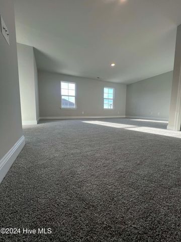 722 Greenwich Place, Richlands, NC 28574
