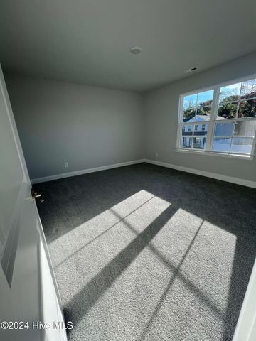 722 Greenwich Place, Richlands, NC 28574