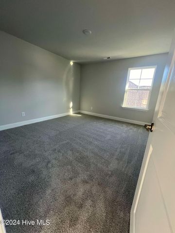 722 Greenwich Place, Richlands, NC 28574