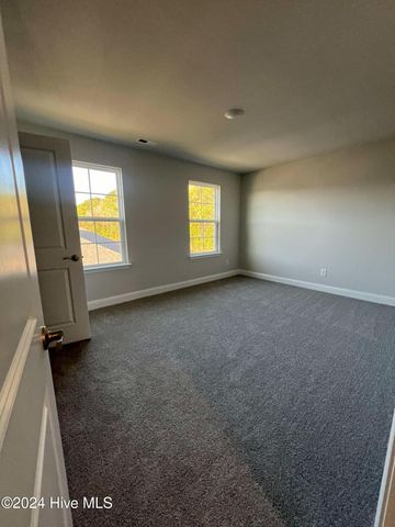 722 Greenwich Place, Richlands, NC 28574