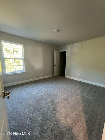 722 Greenwich Place, Richlands, NC 28574