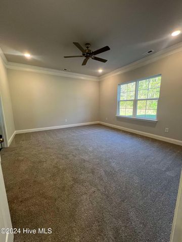 722 Greenwich Place, Richlands, NC 28574