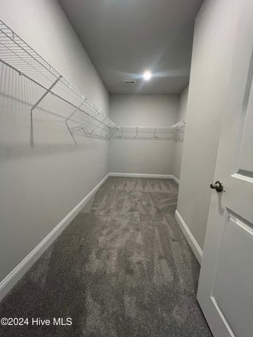 722 Greenwich Place, Richlands, NC 28574