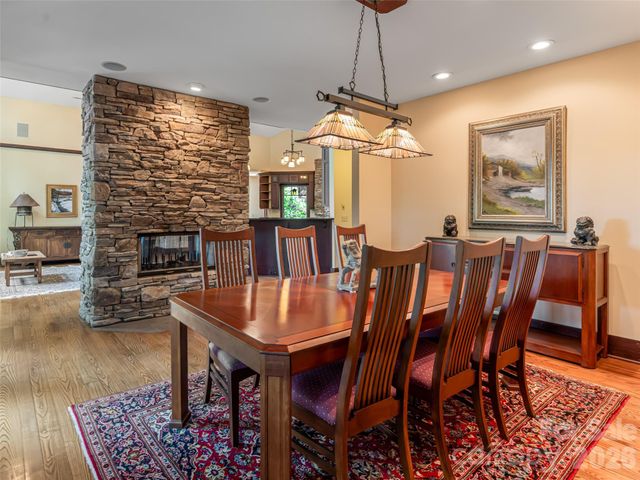 935 Whites Lake Boulevard, Saluda, NC 28773