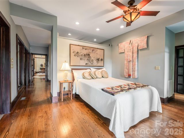 935 Whites Lake Boulevard, Saluda, NC 28773