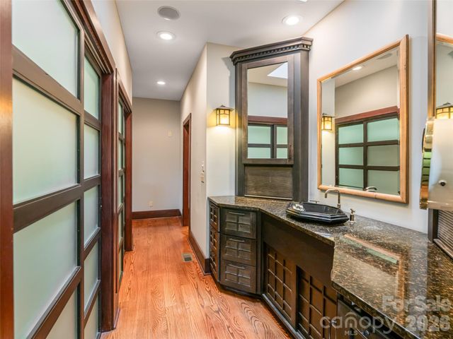 935 Whites Lake Boulevard, Saluda, NC 28773