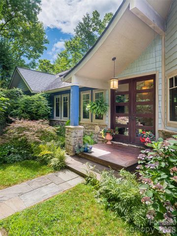 935 Whites Lake Boulevard, Saluda, NC 28773