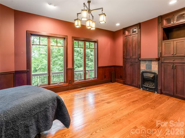 935 Whites Lake Boulevard, Saluda, NC 28773