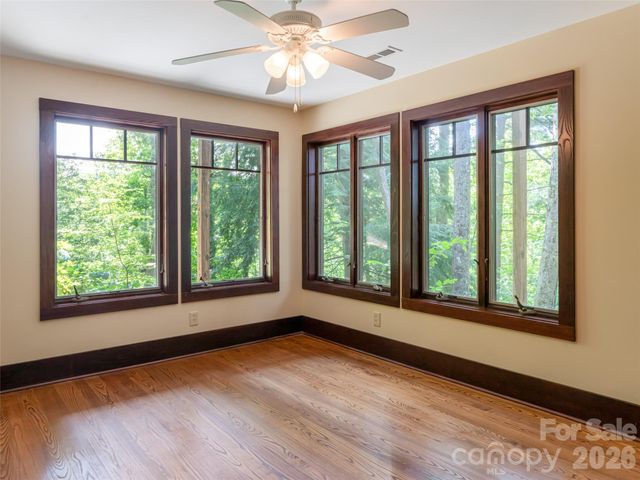 935 Whites Lake Boulevard, Saluda, NC 28773