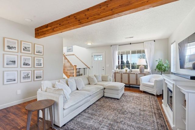 8220 E SOMMERSET Dr, Spokane, WA 99217