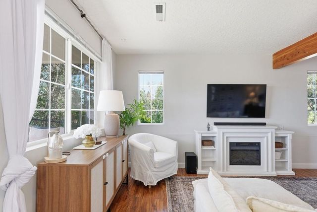8220 E SOMMERSET Dr, Spokane, WA 99217