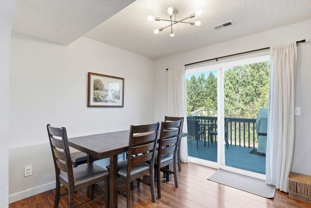 8220 E SOMMERSET Dr, Spokane, WA 99217