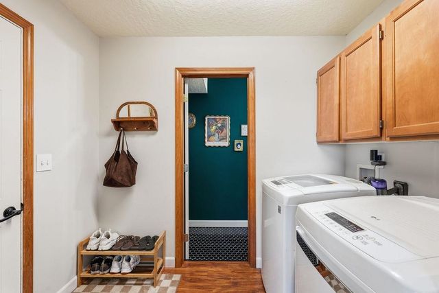 8220 E SOMMERSET Dr, Spokane, WA 99217