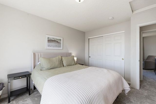 8220 E SOMMERSET Dr, Spokane, WA 99217
