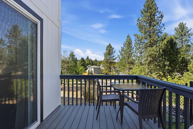 8220 E SOMMERSET Dr, Spokane, WA 99217